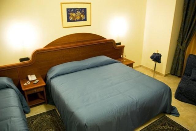 Hotel Duca Di Calabria 세라란브루노 외부 사진