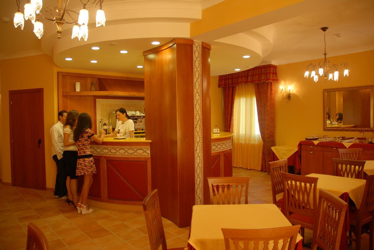 Hotel Duca Di Calabria 세라란브루노 외부 사진