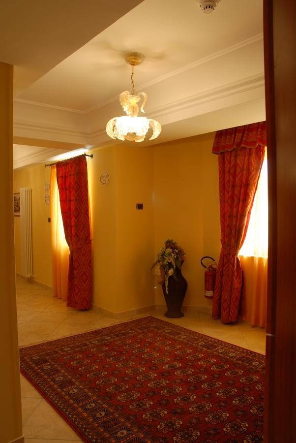 Hotel Duca Di Calabria 세라란브루노 외부 사진